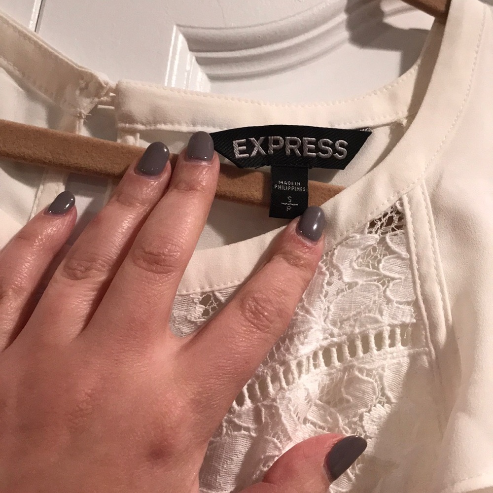 Express Ruffle Sleeve Top - Picture 2 of 3